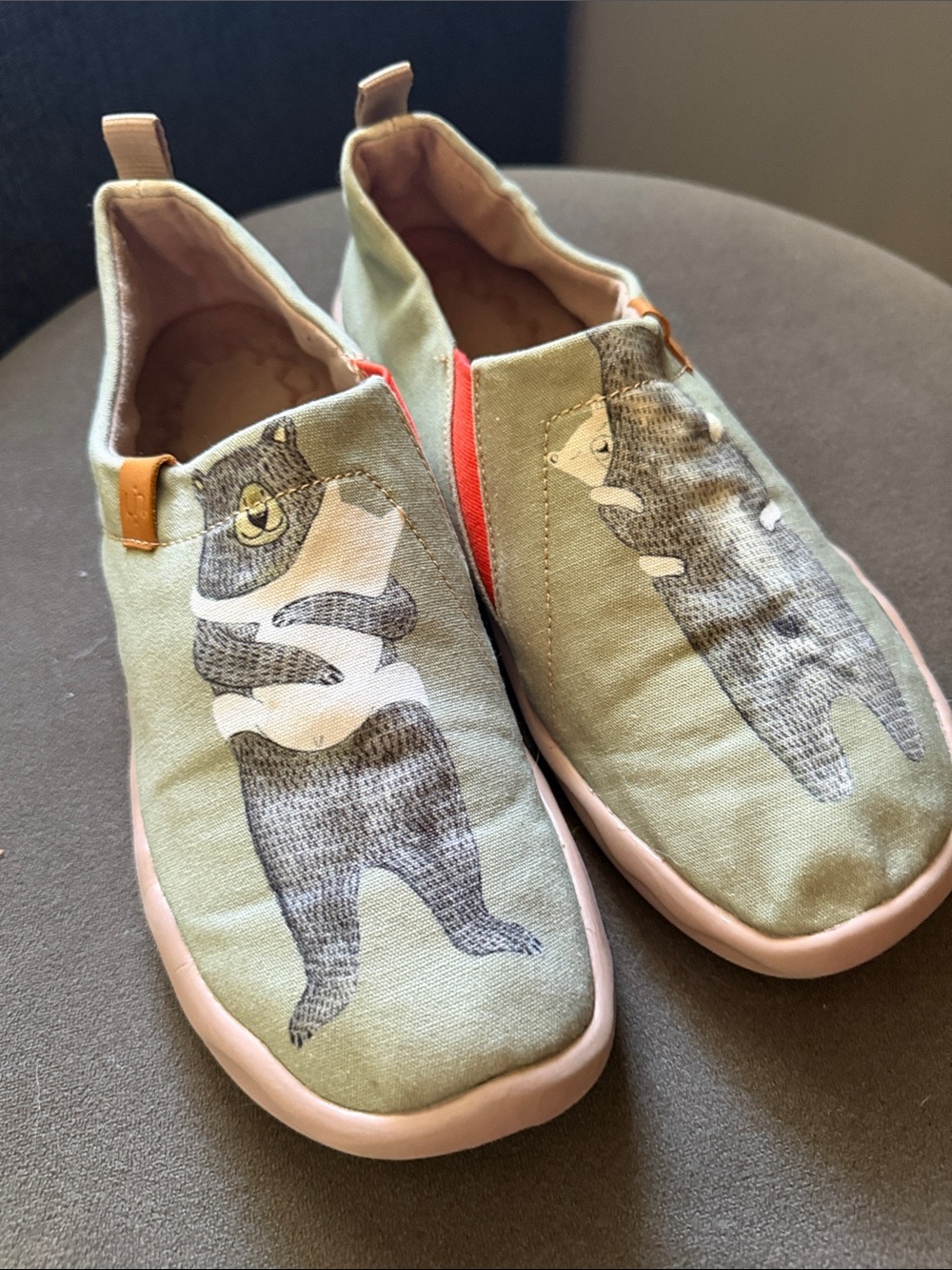 UIN Mens 8.5 Bear's Hug Toledo Slip On Walking Loafers Comfort Sole